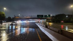 Long Island Expressway in New York City shut down due to flash flooding from Post-Tropical Storm Ida's landfall. Photo: Tommy Gao via Wikimedia Commons